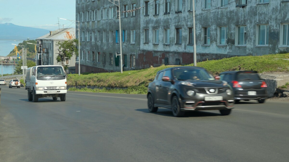 В рамках дорожного нацпроекта на Красной Сопке отремонтируют подпорную стенку